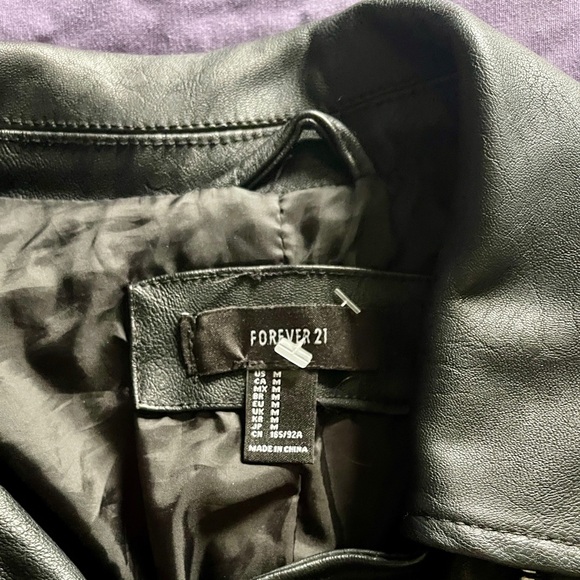 🐆 W/M Forever 21 NWOT Pleather Moto Biker Motorcycle Jacket Vegan - Picture 3 of 3